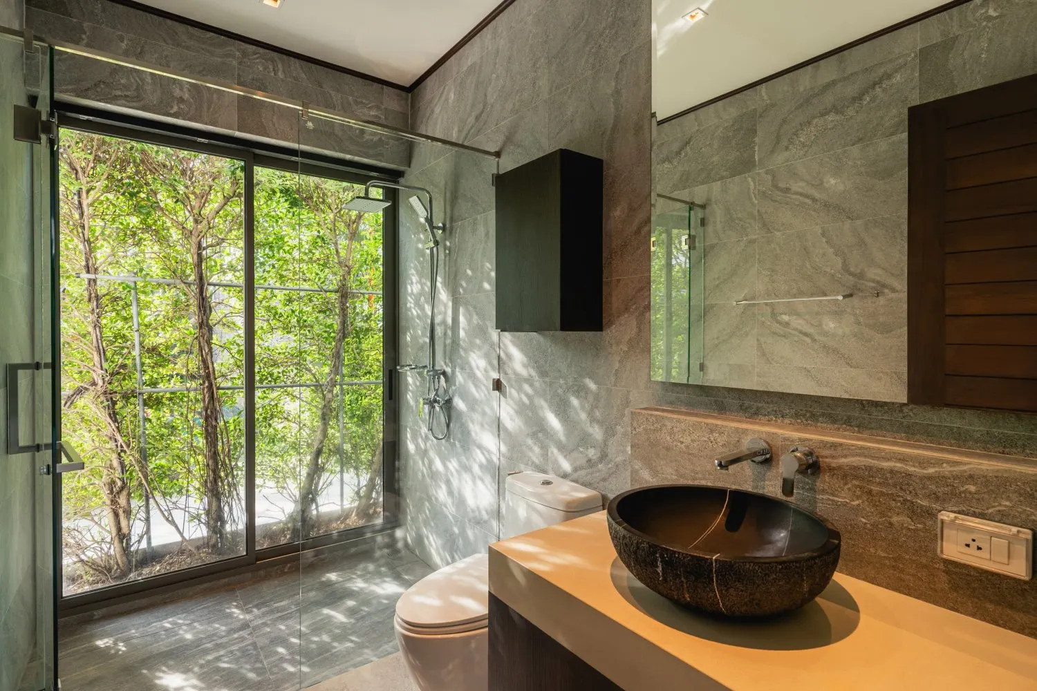 Property image - full photo 12