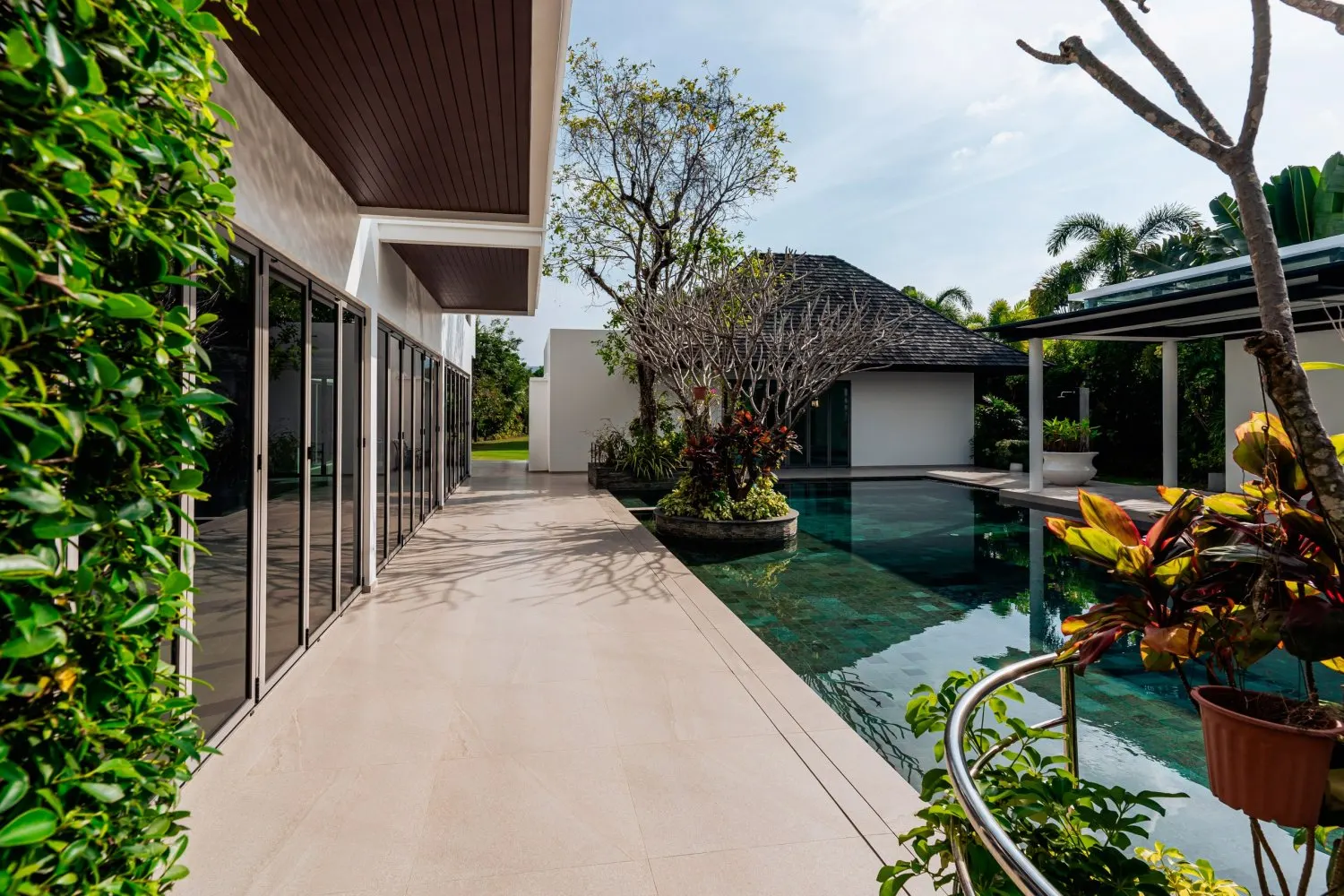 Property image - full photo 36