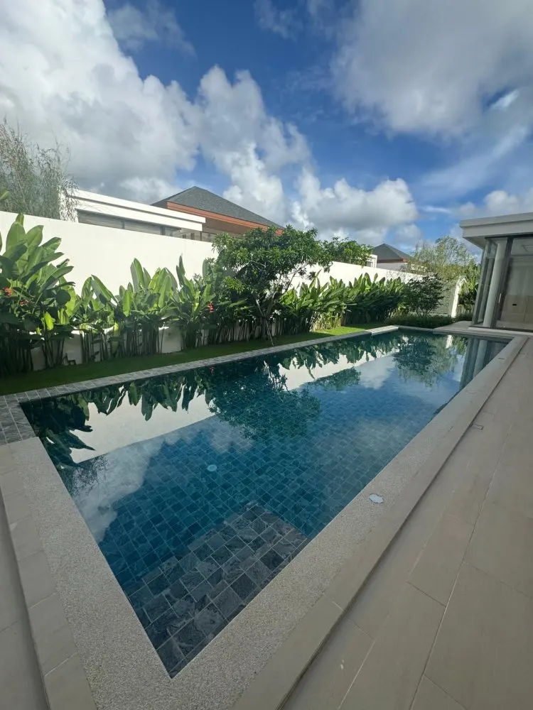 Property image - full photo 2