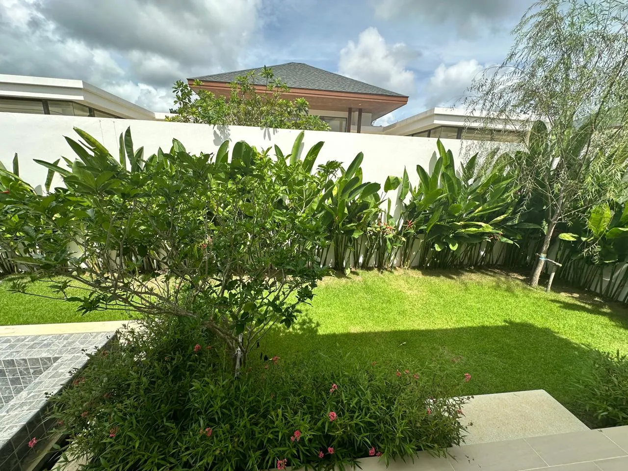 Property image - full photo 3