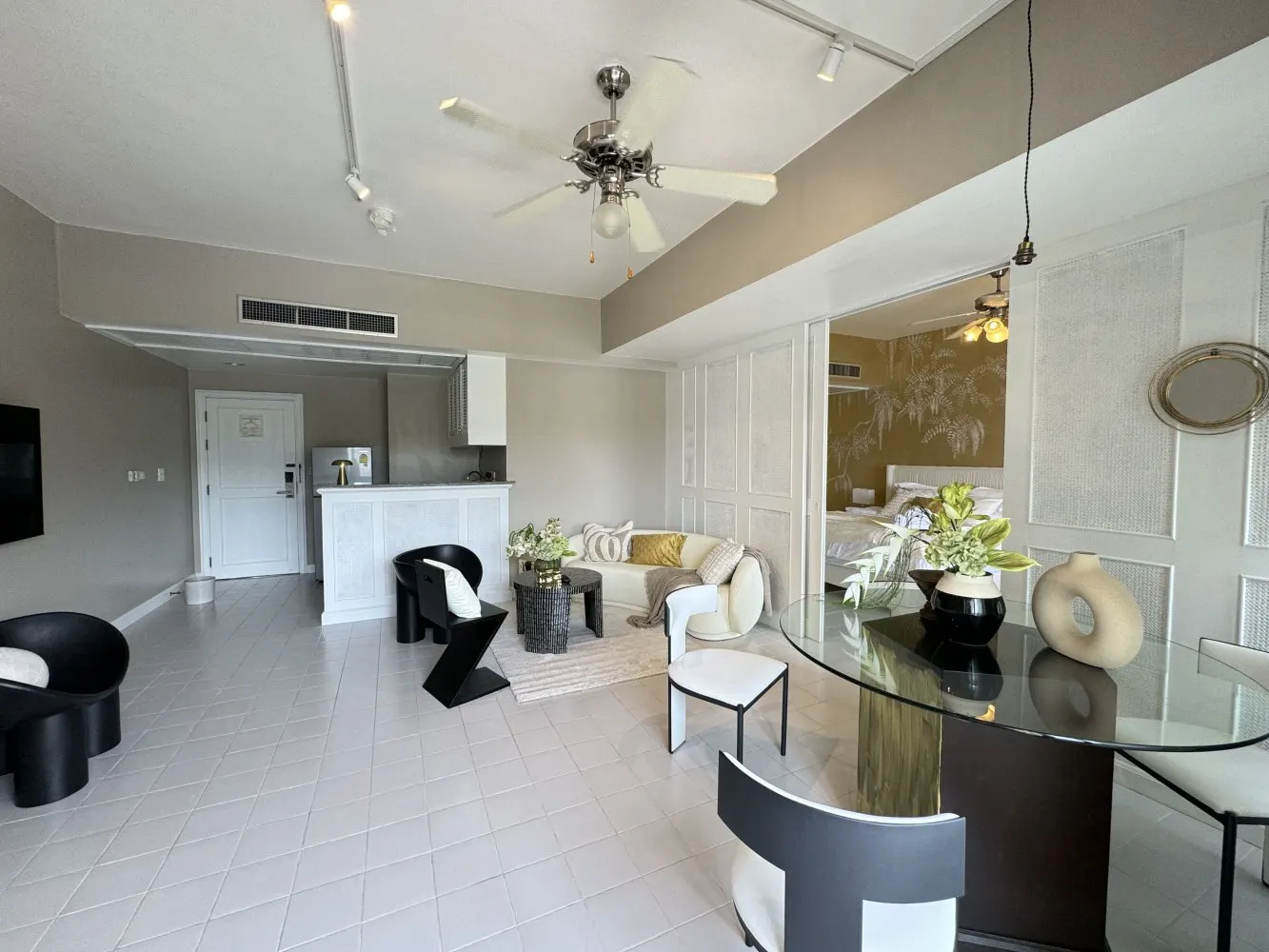 Property image - full photo 3