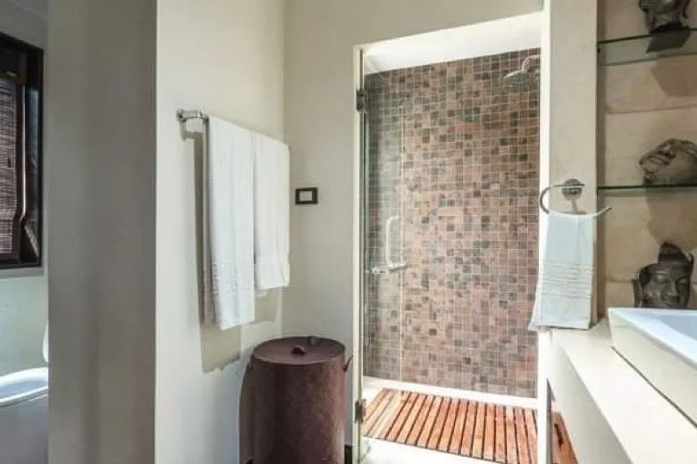 Property image - full photo 16
