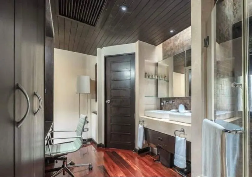 Property image - full photo 15