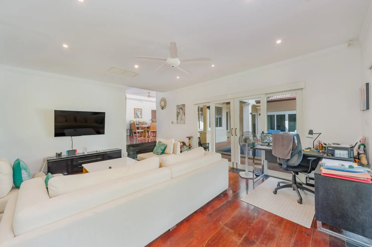 Property image - full photo 12