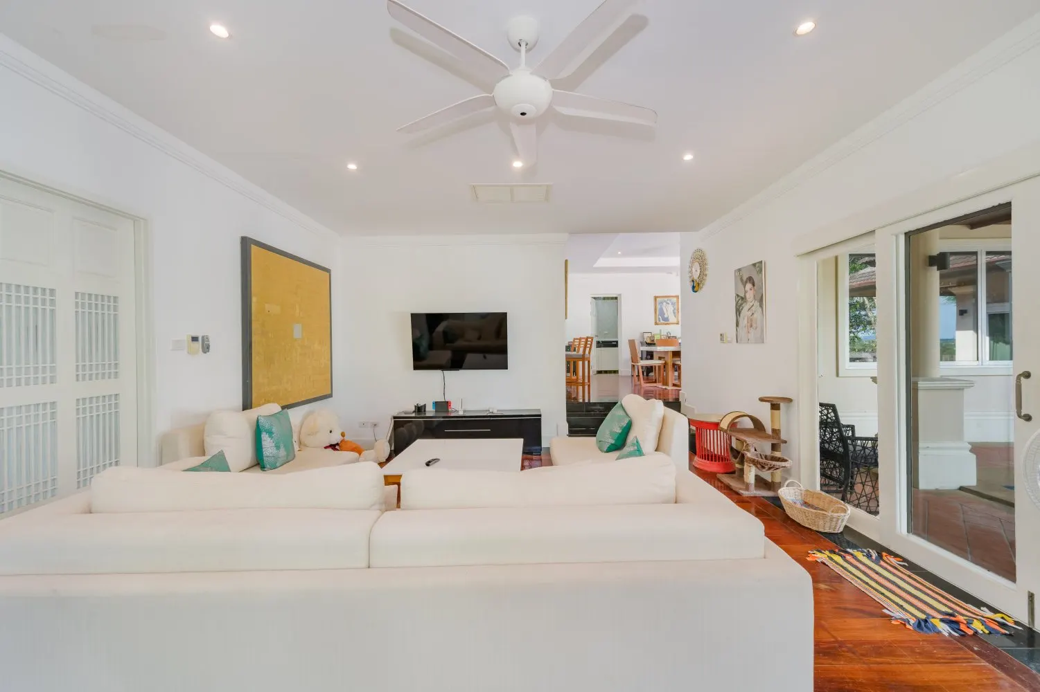 Property image - full photo 13