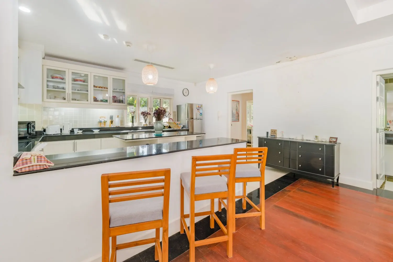 Property image - full photo 10