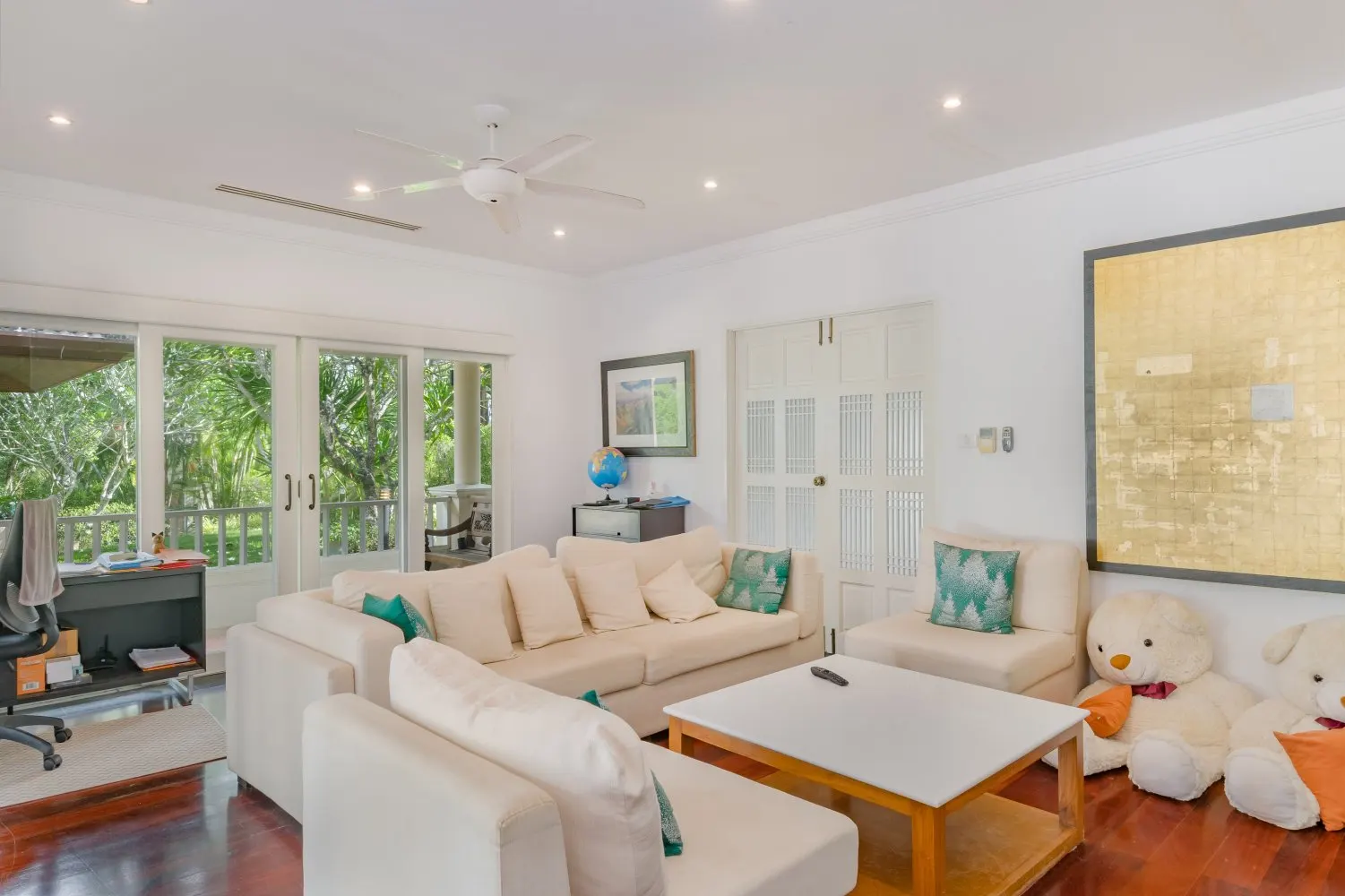 Property image - full photo 5