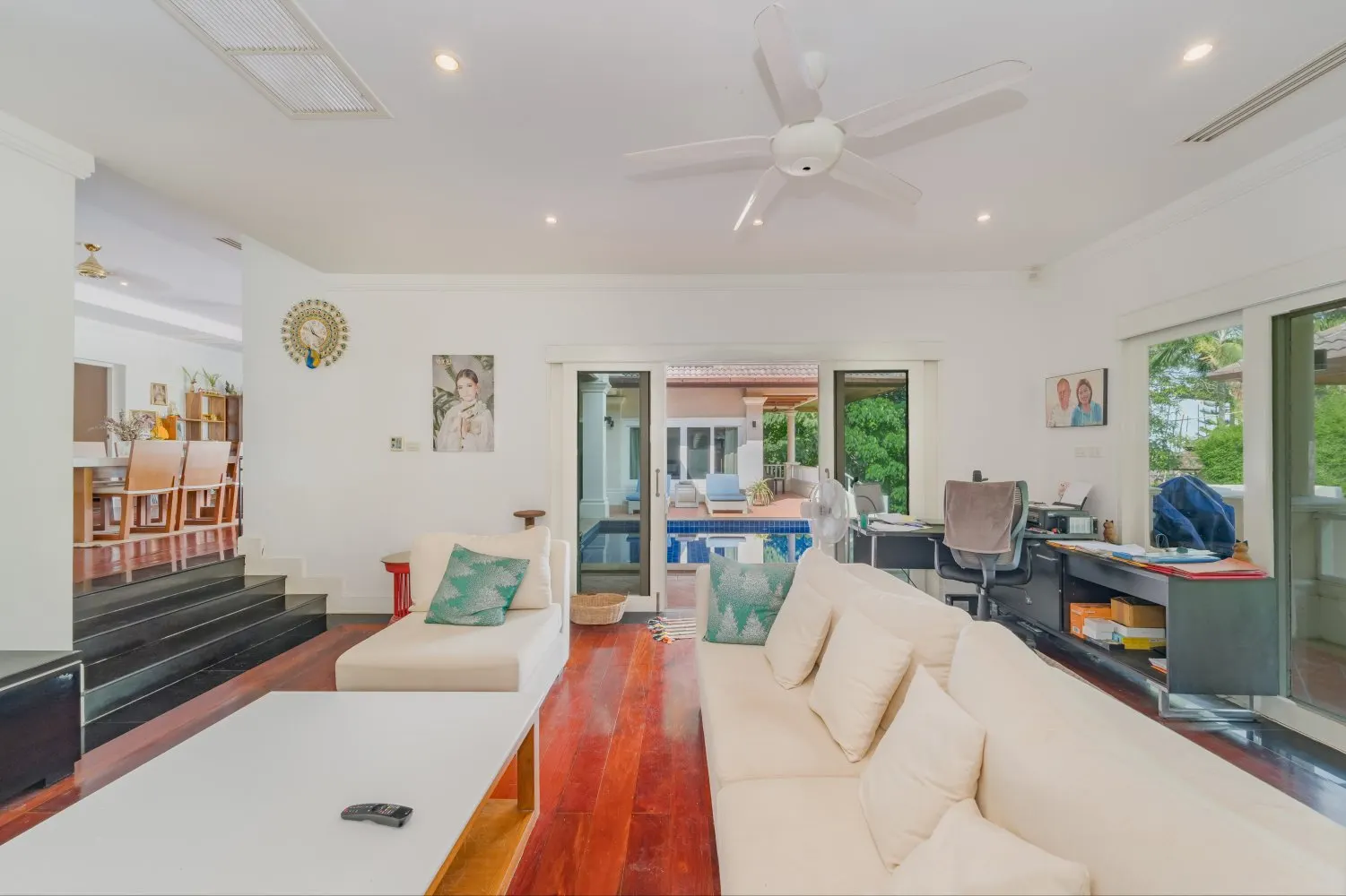 Property image - full photo 11