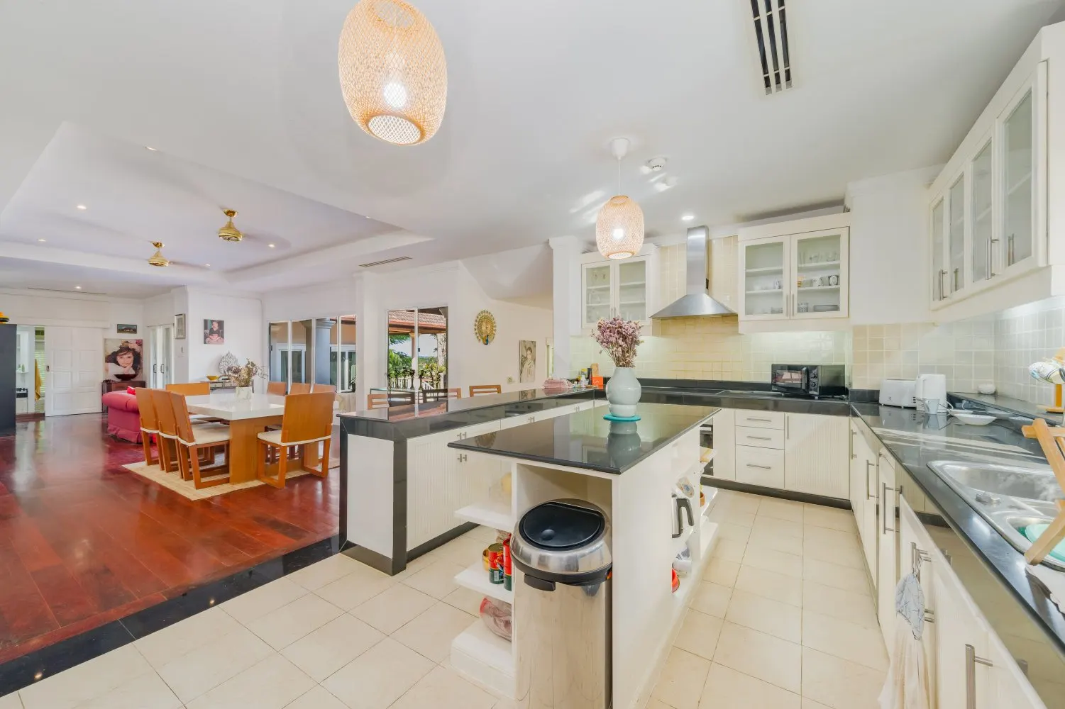 Property image - full photo 16