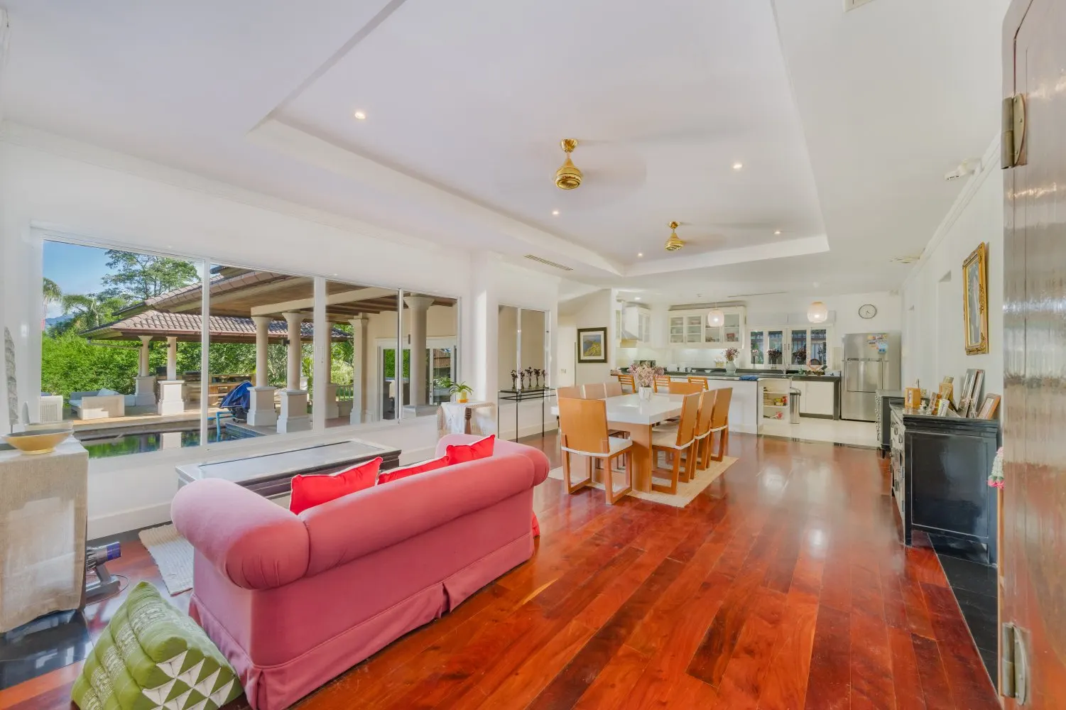 Property image - full photo 8
