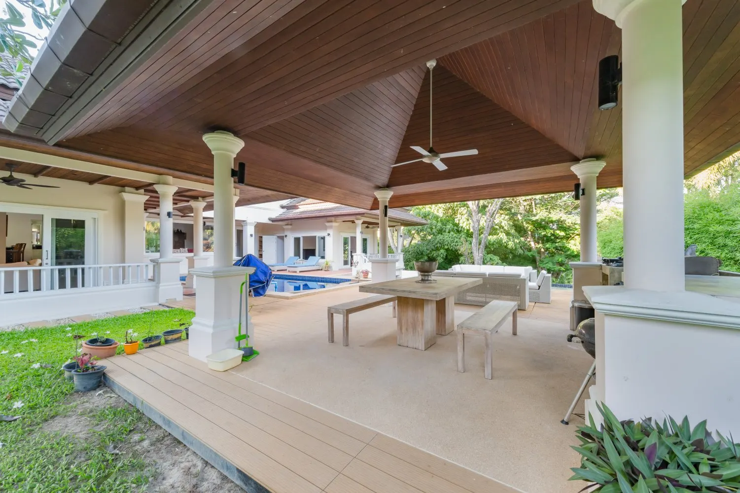 Property image - full photo 37