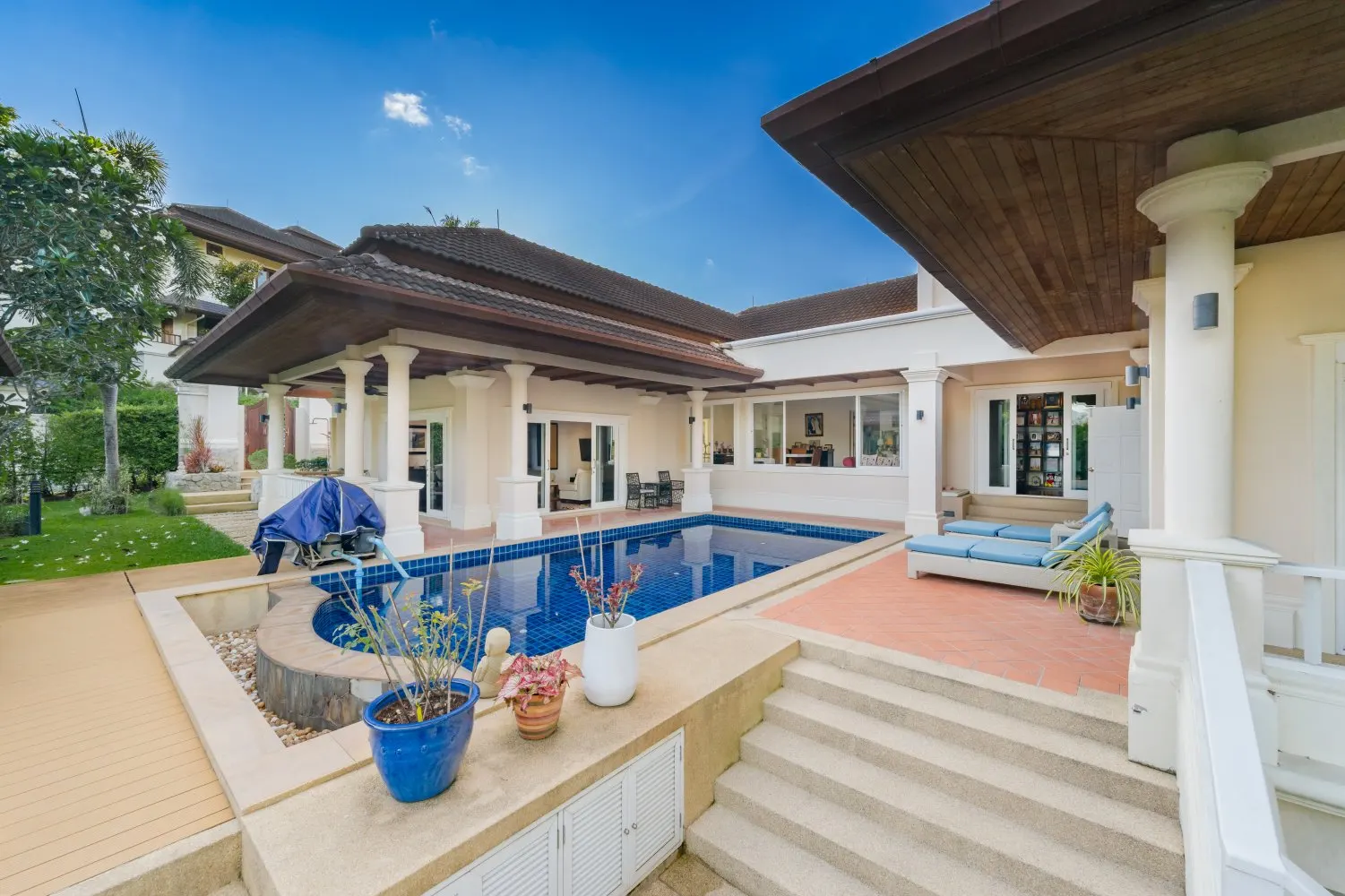 Property image - full photo 1