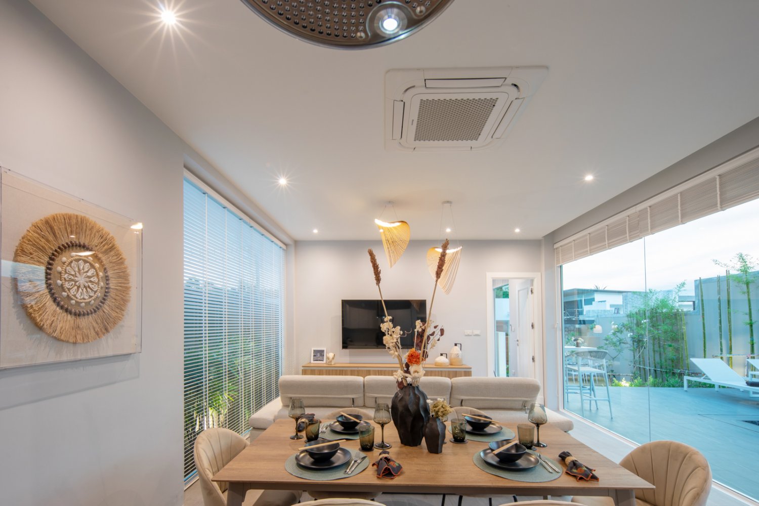 Property image - full photo 3