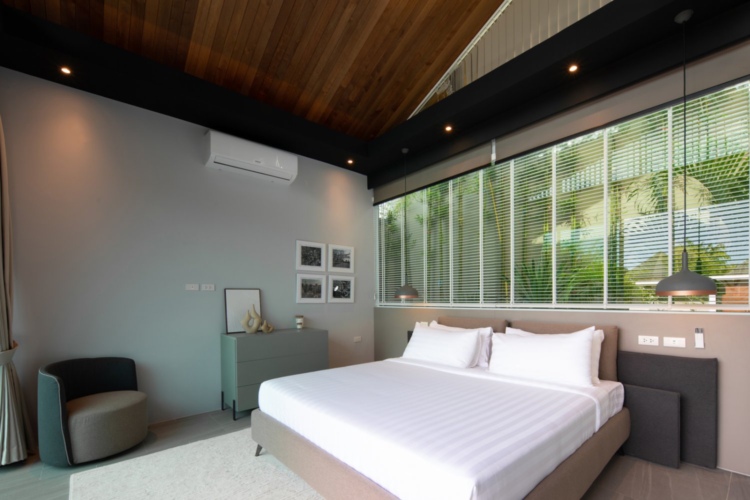 Property image - full photo 14