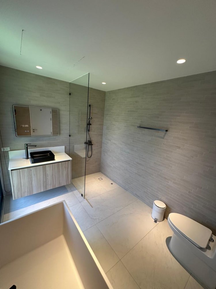 Property image - full photo 8