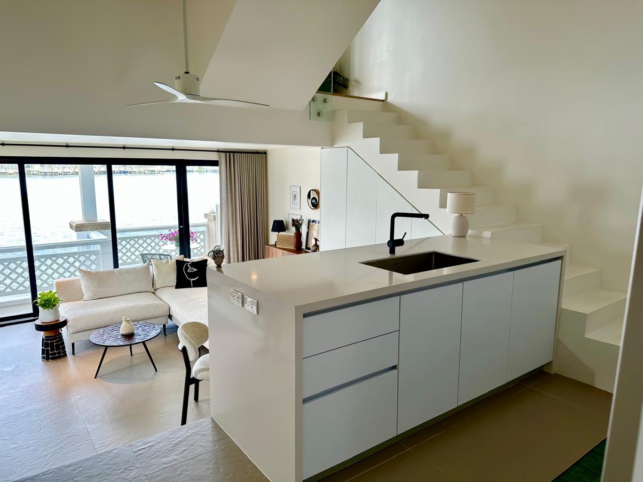 Property image - full photo 2