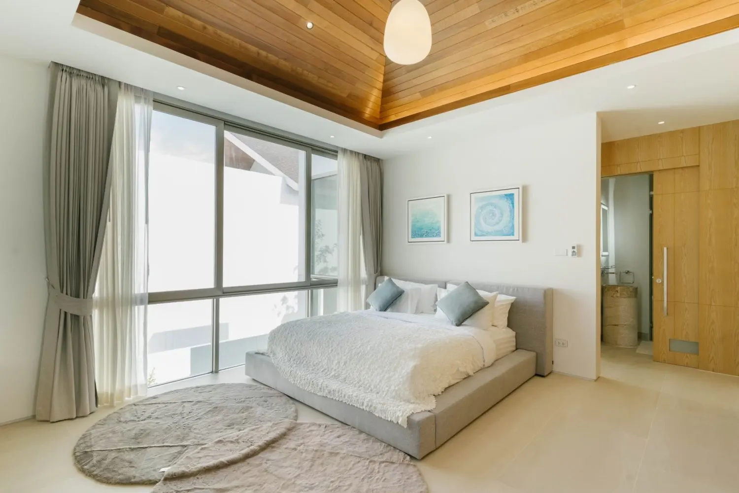 Property image - full photo 10