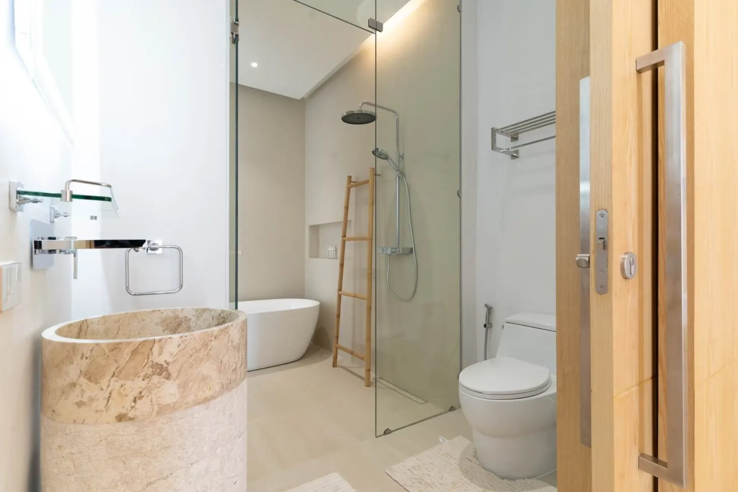 Property image - full photo 12