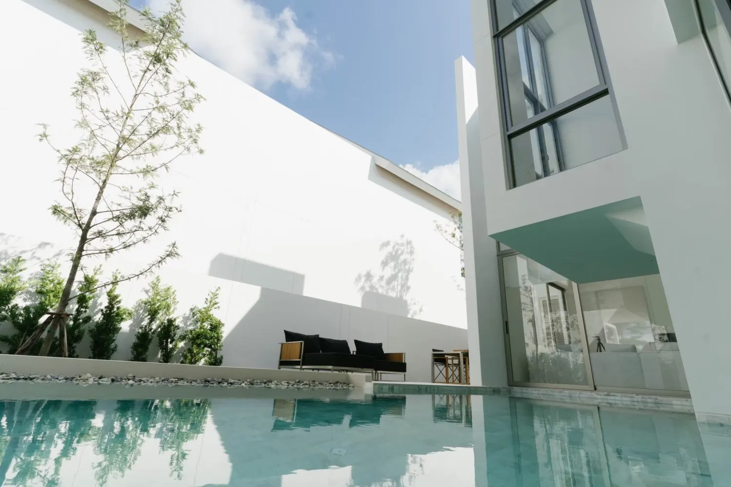 Property image - full photo 2