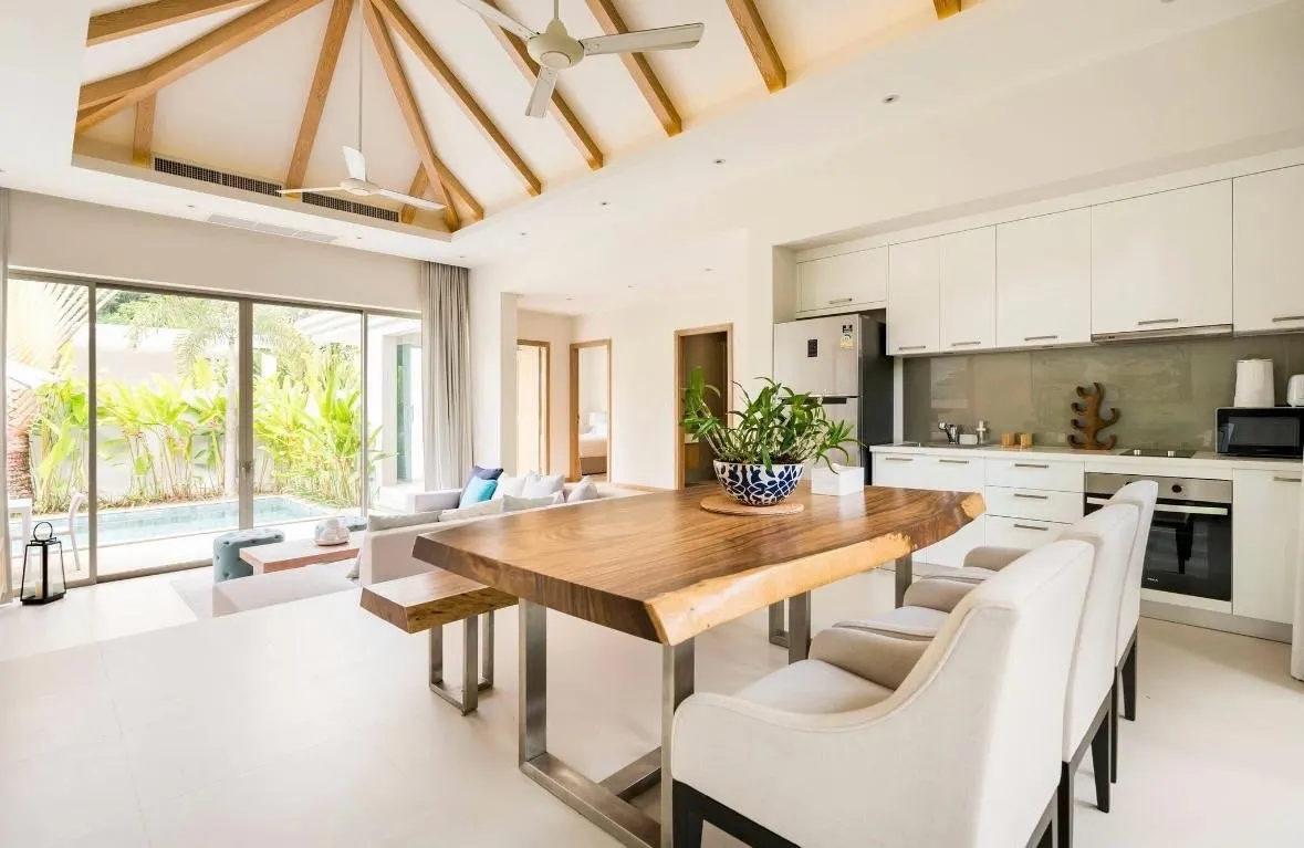 Property image - full photo 2