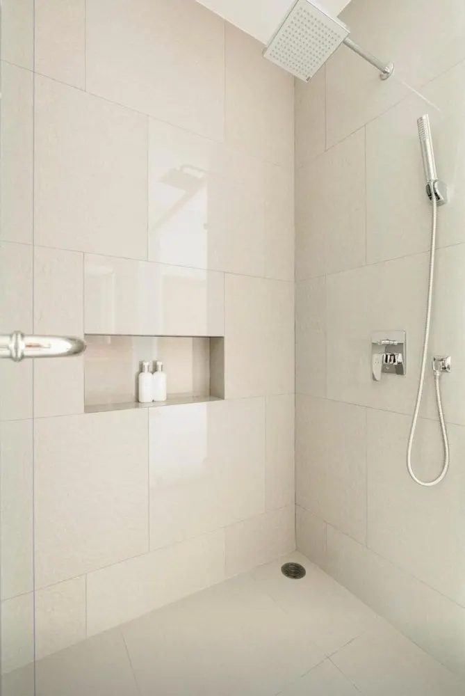 Property image - full photo 8