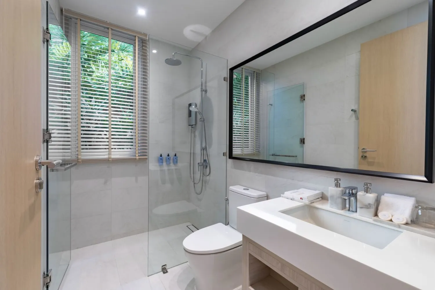 Property image - full photo 15