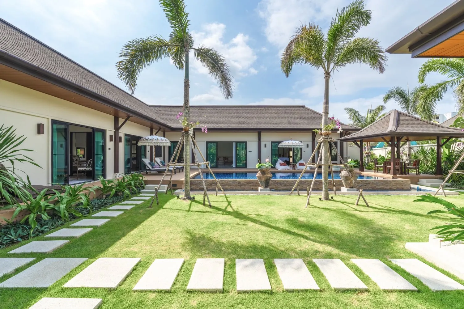 Property image - full photo 16