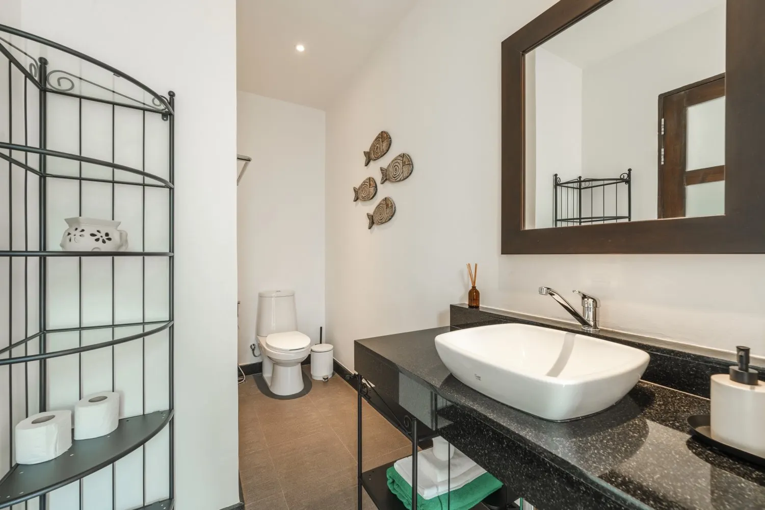 Property image - full photo 37