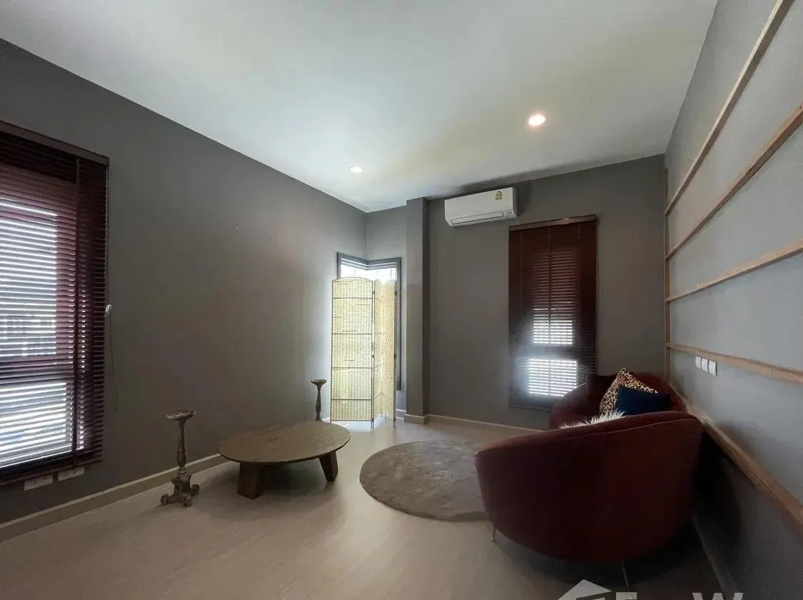 Property image - full photo 13