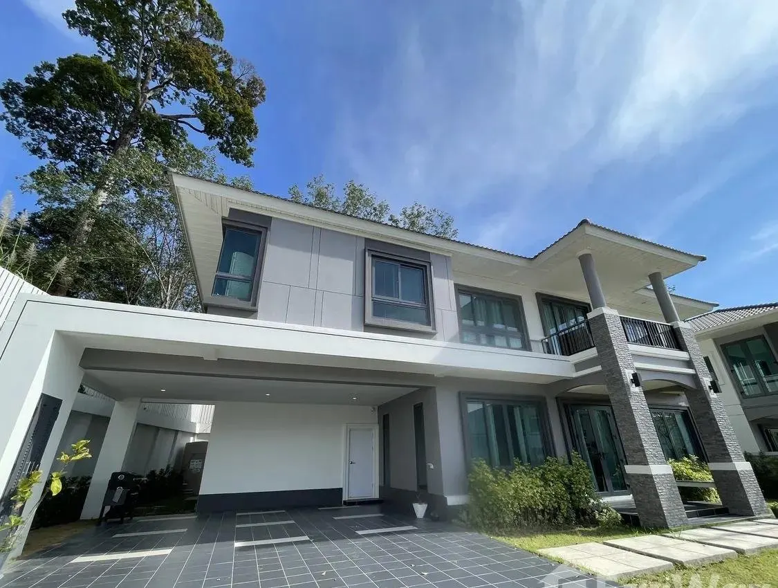 Property image - full photo 2