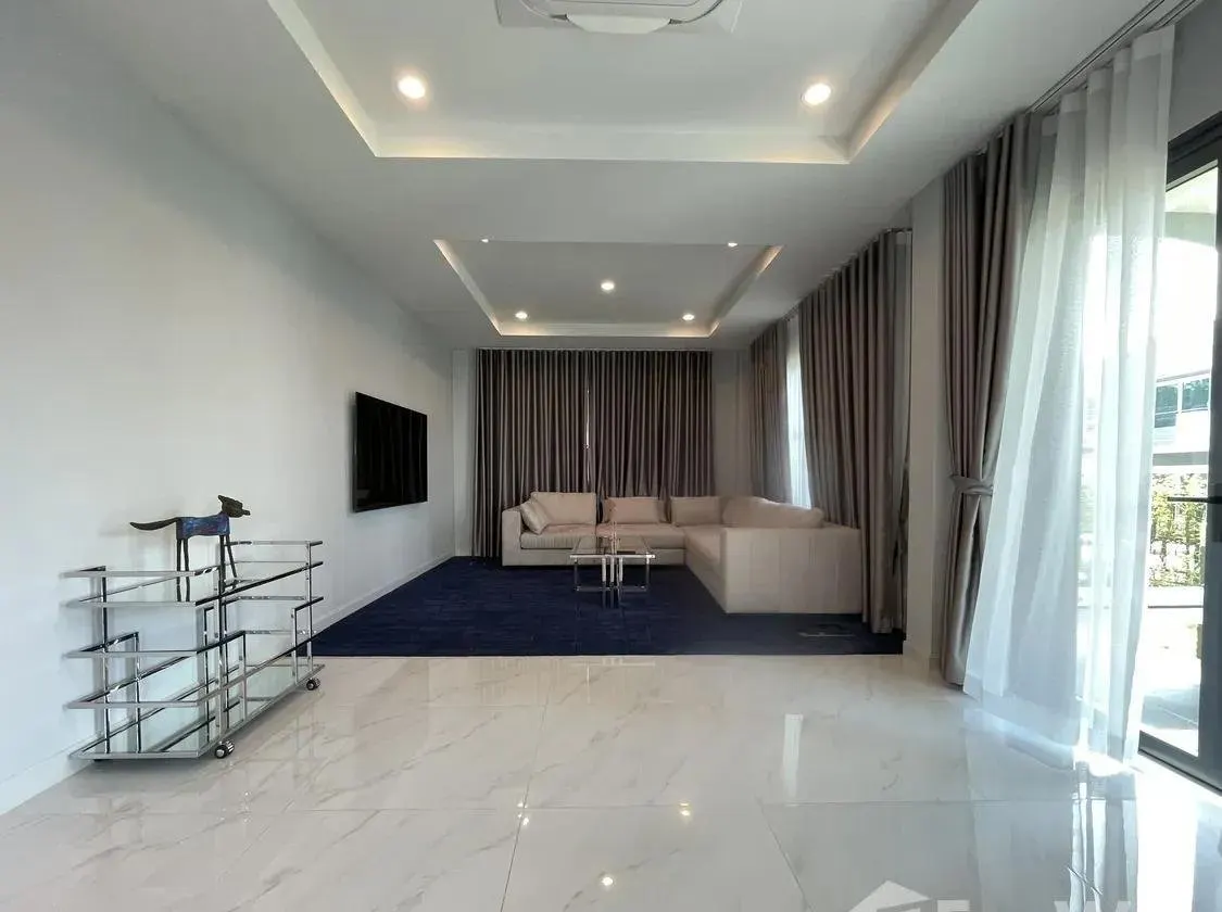 Property image - full photo 9