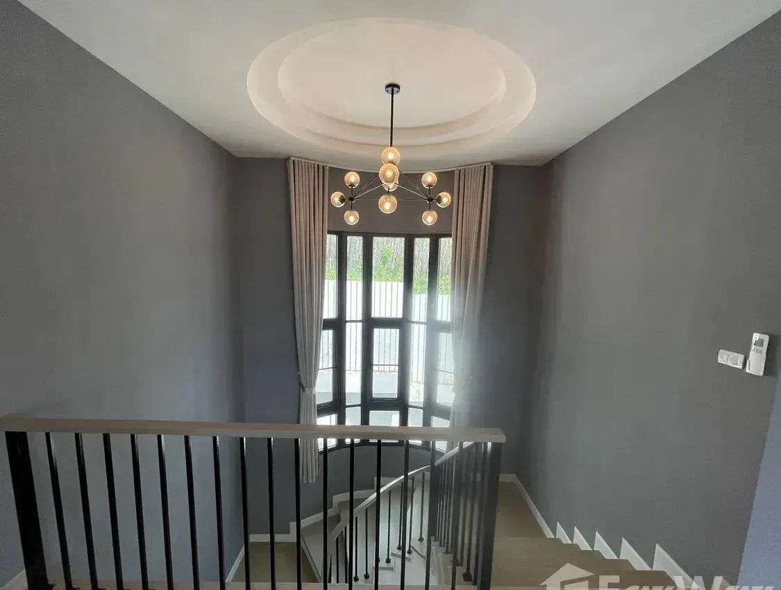 Property image - full photo 10