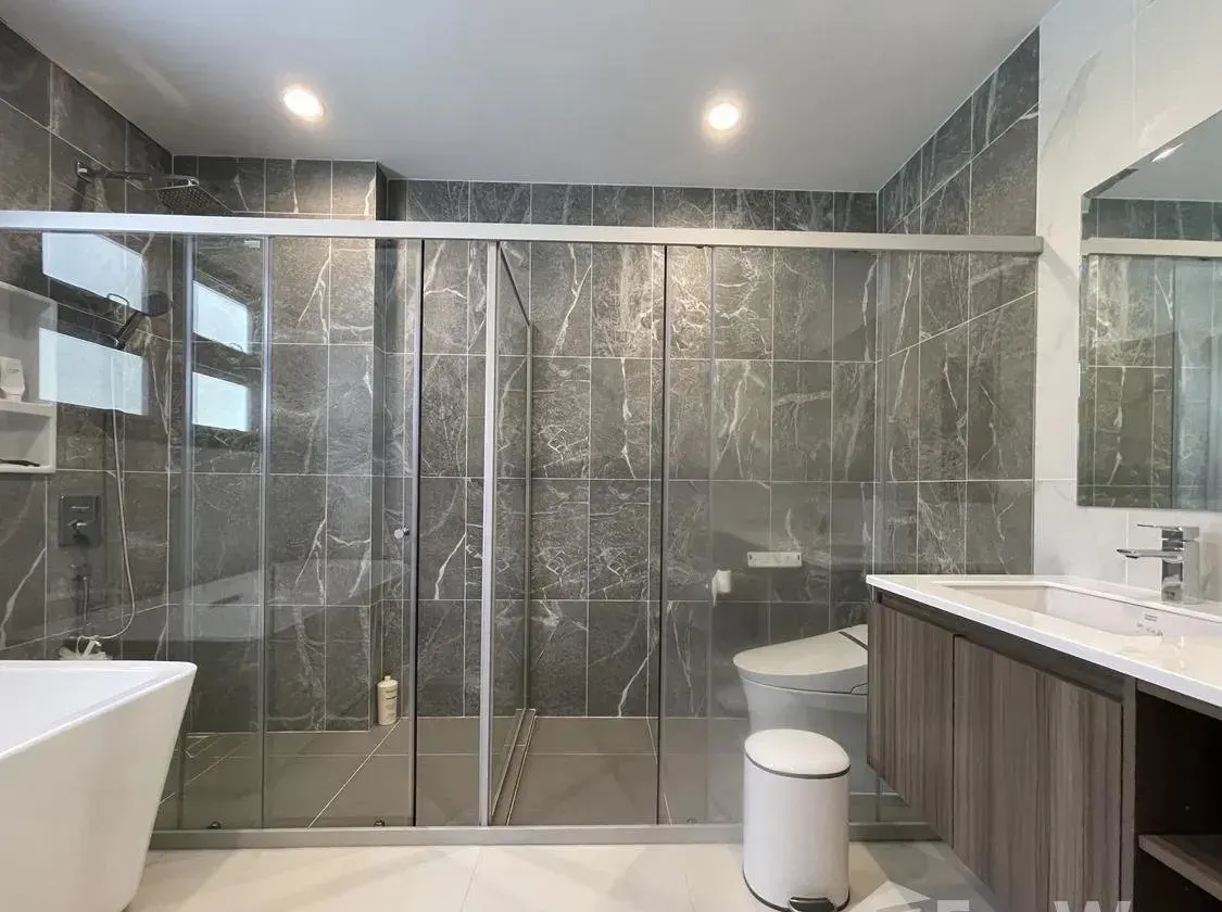 Property image - full photo 17