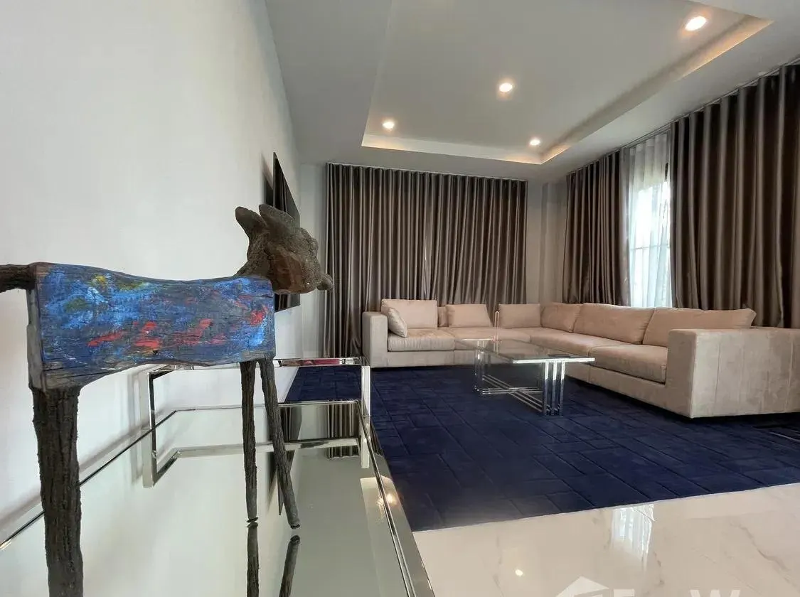 Property image - full photo 6