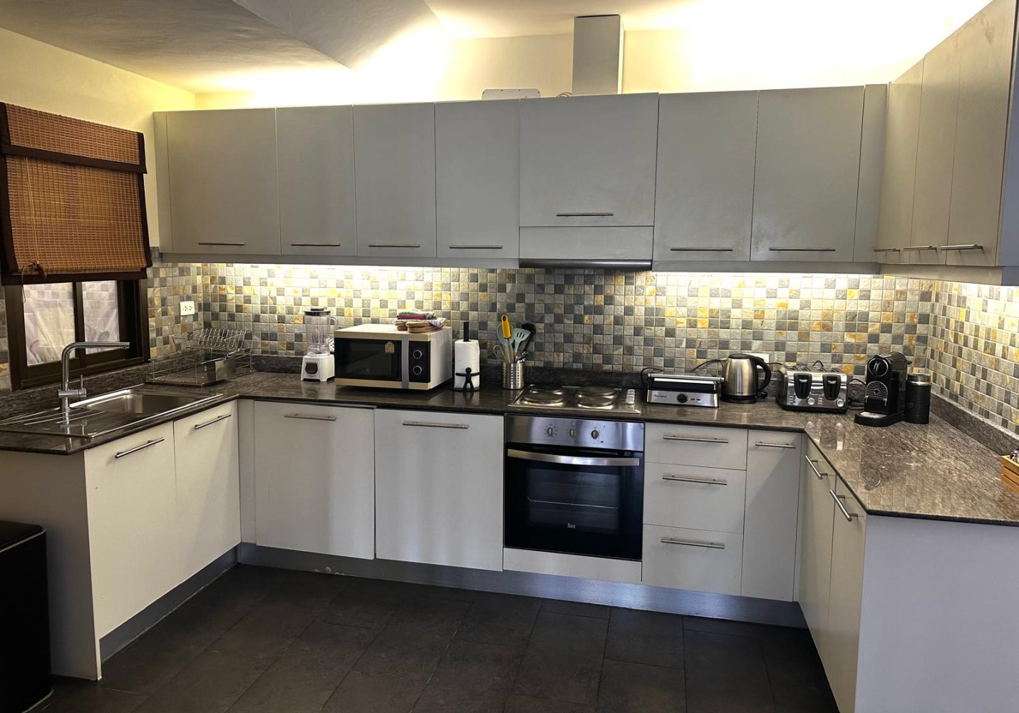 Property image - full photo 11