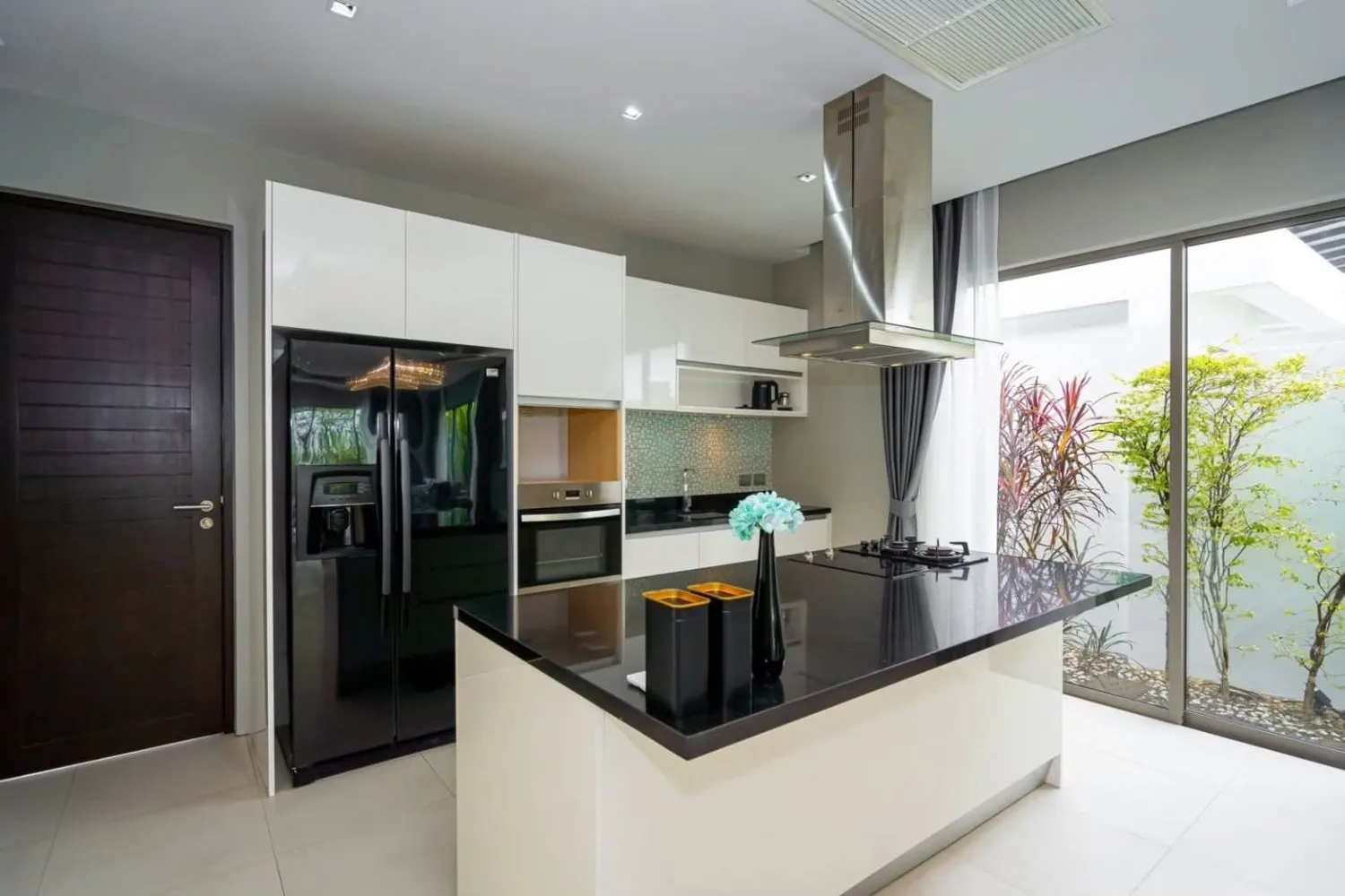Property image - full photo 6
