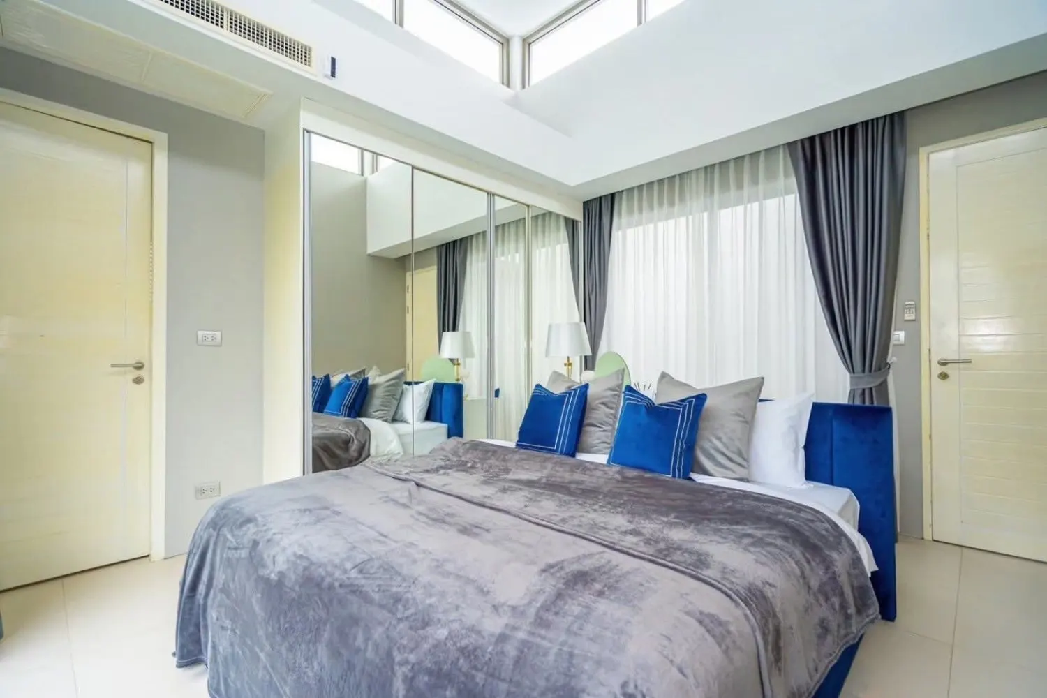 Property image - full photo 5