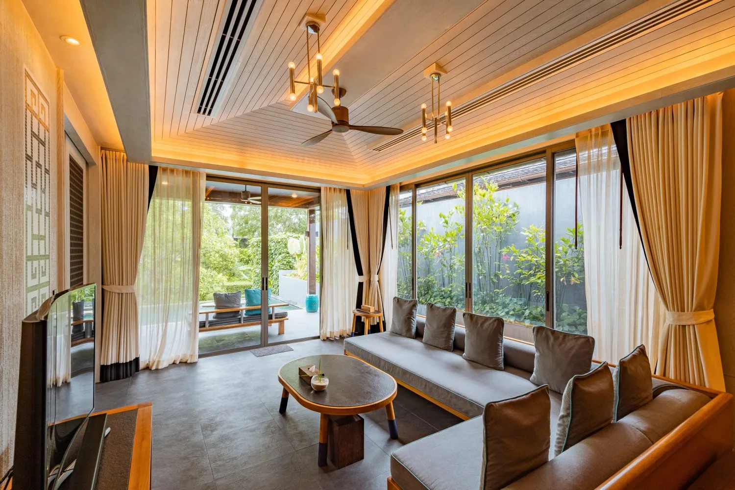 Property image - full photo 3