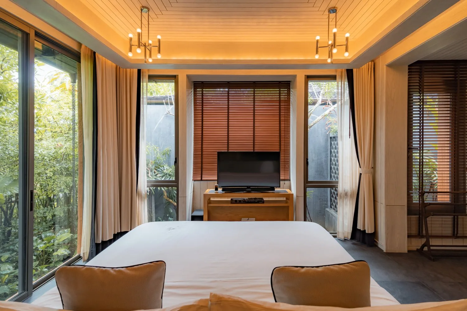 Property image - full photo 5