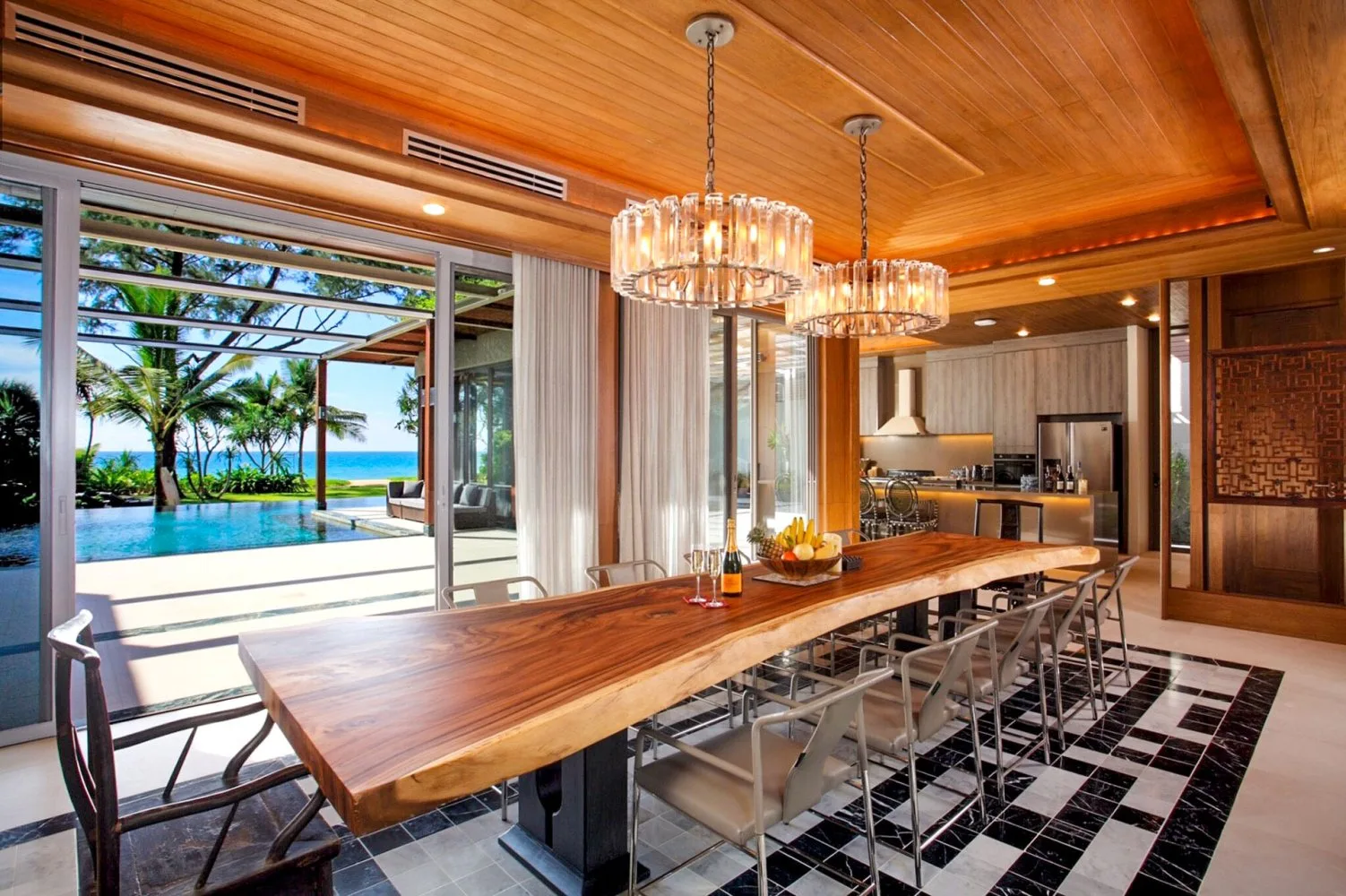 Property image - full photo 4