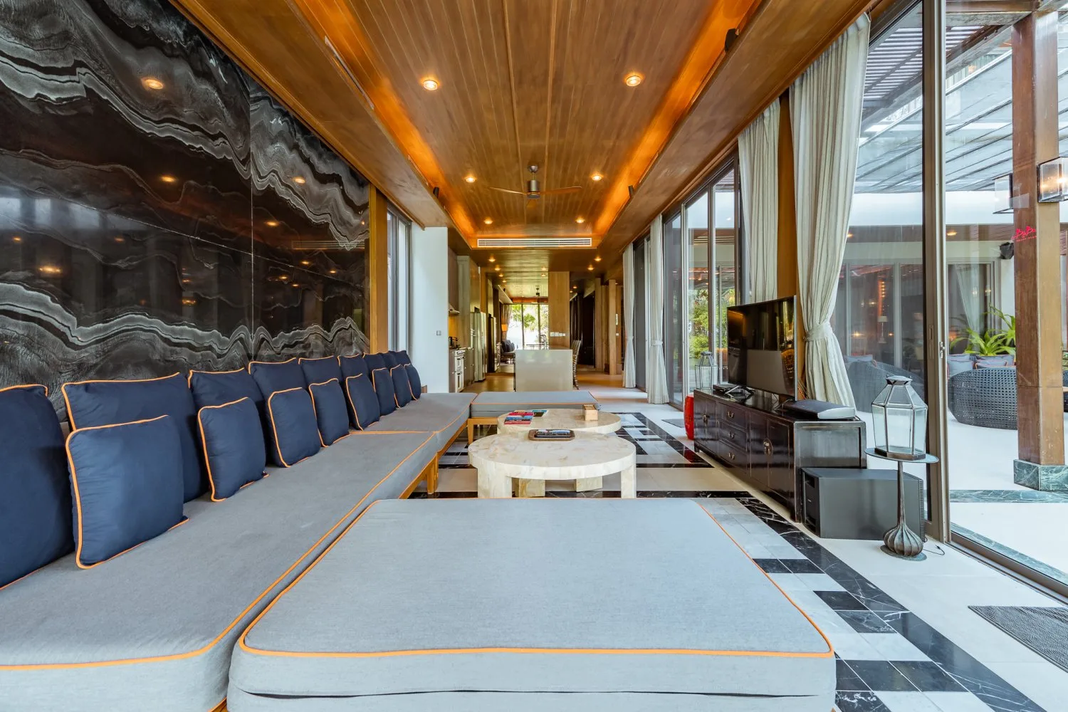 Property image - full photo 3