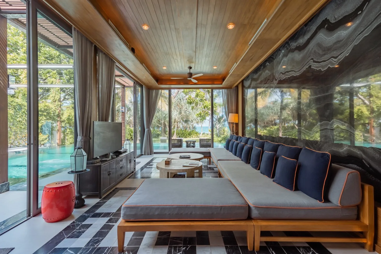 Property image - full photo 15