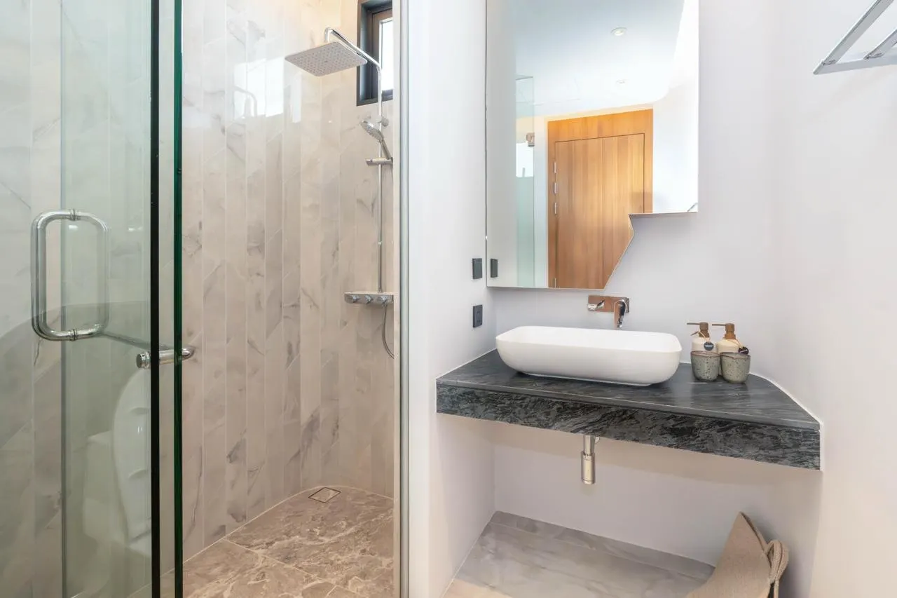 Property image - full photo 11