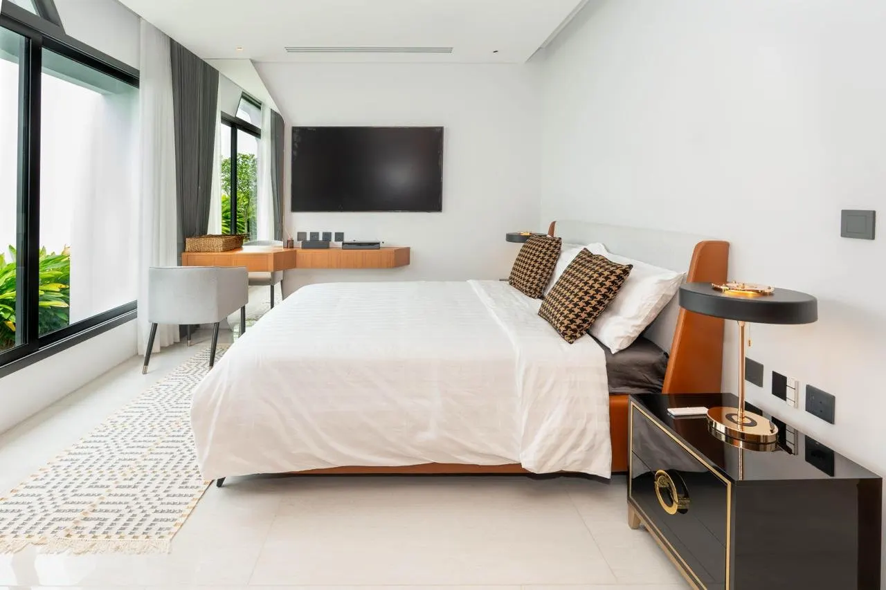 Property image - full photo 14
