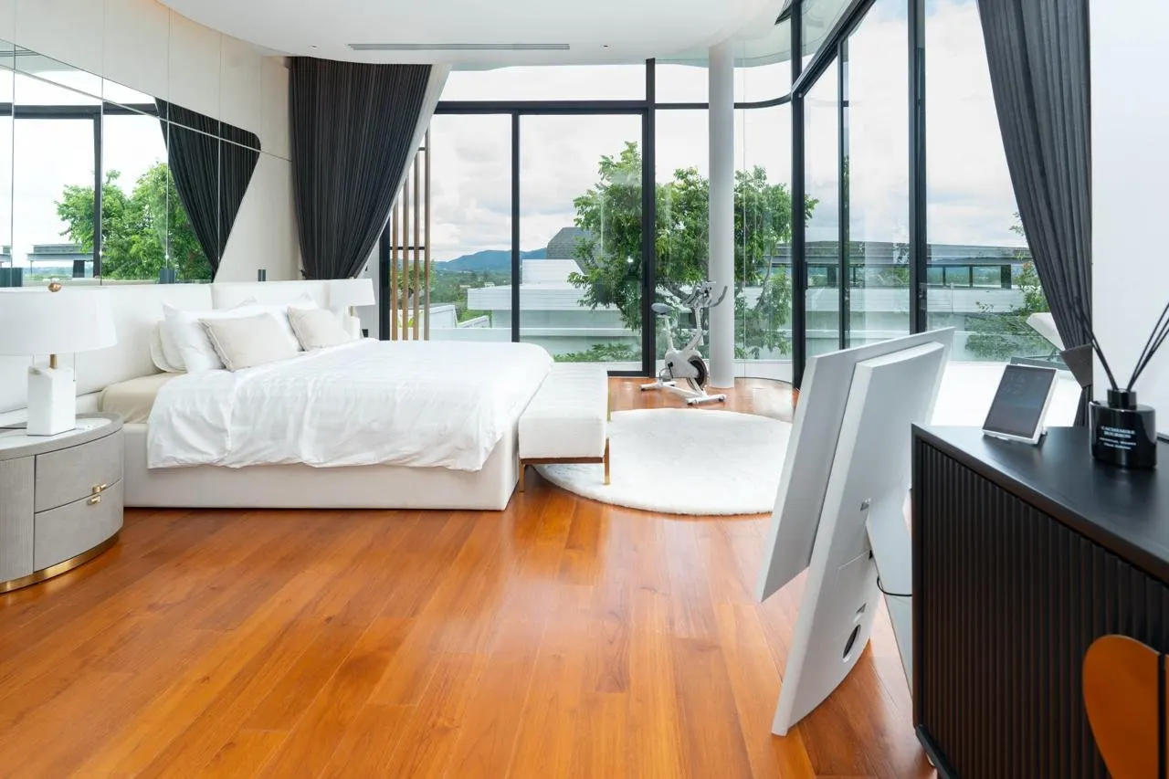 Property image - full photo 13