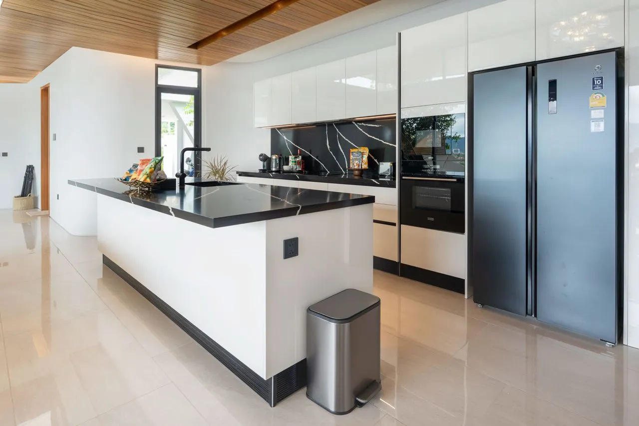 Property image - full photo 18