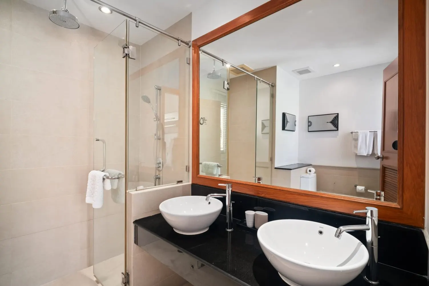 Property image - full photo 13
