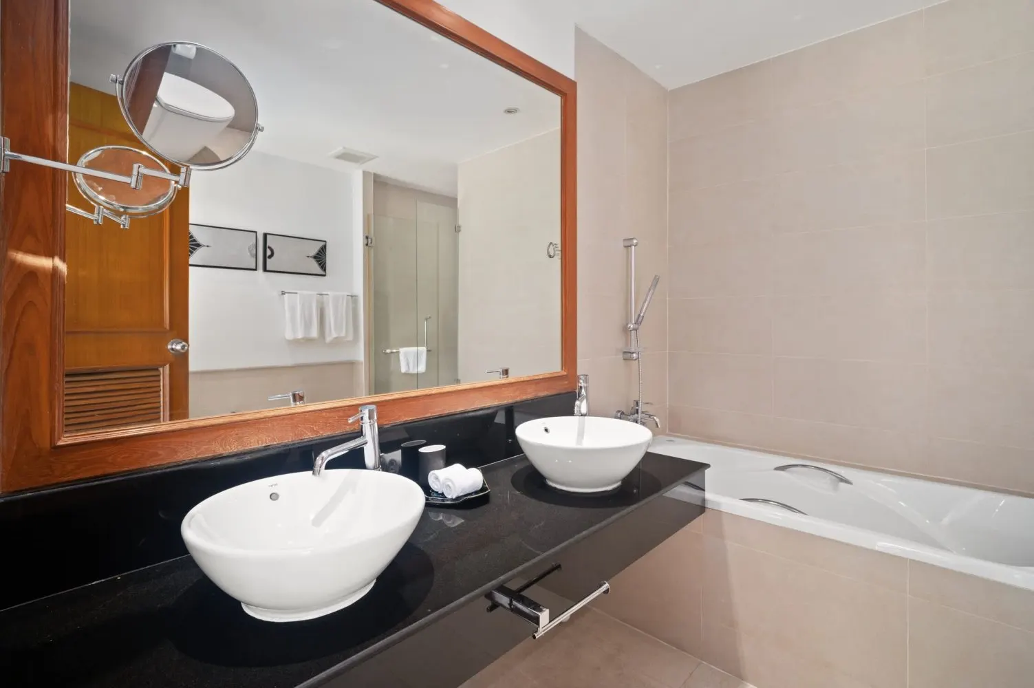 Property image - full photo 11
