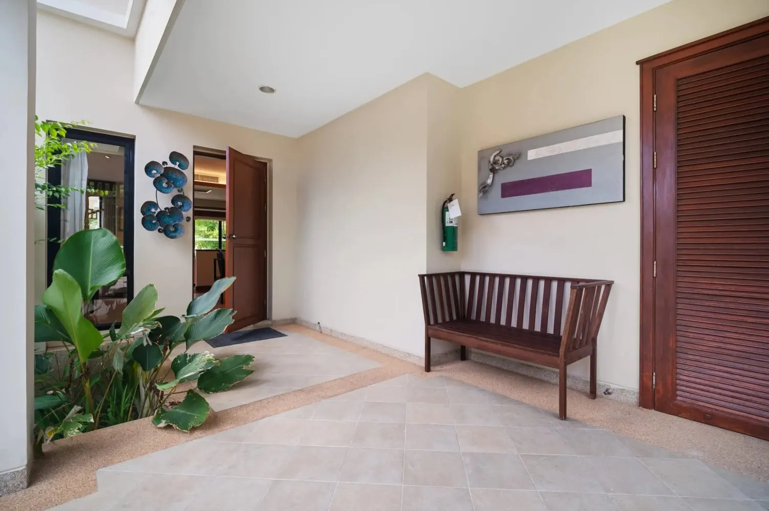 Property image - full photo 16