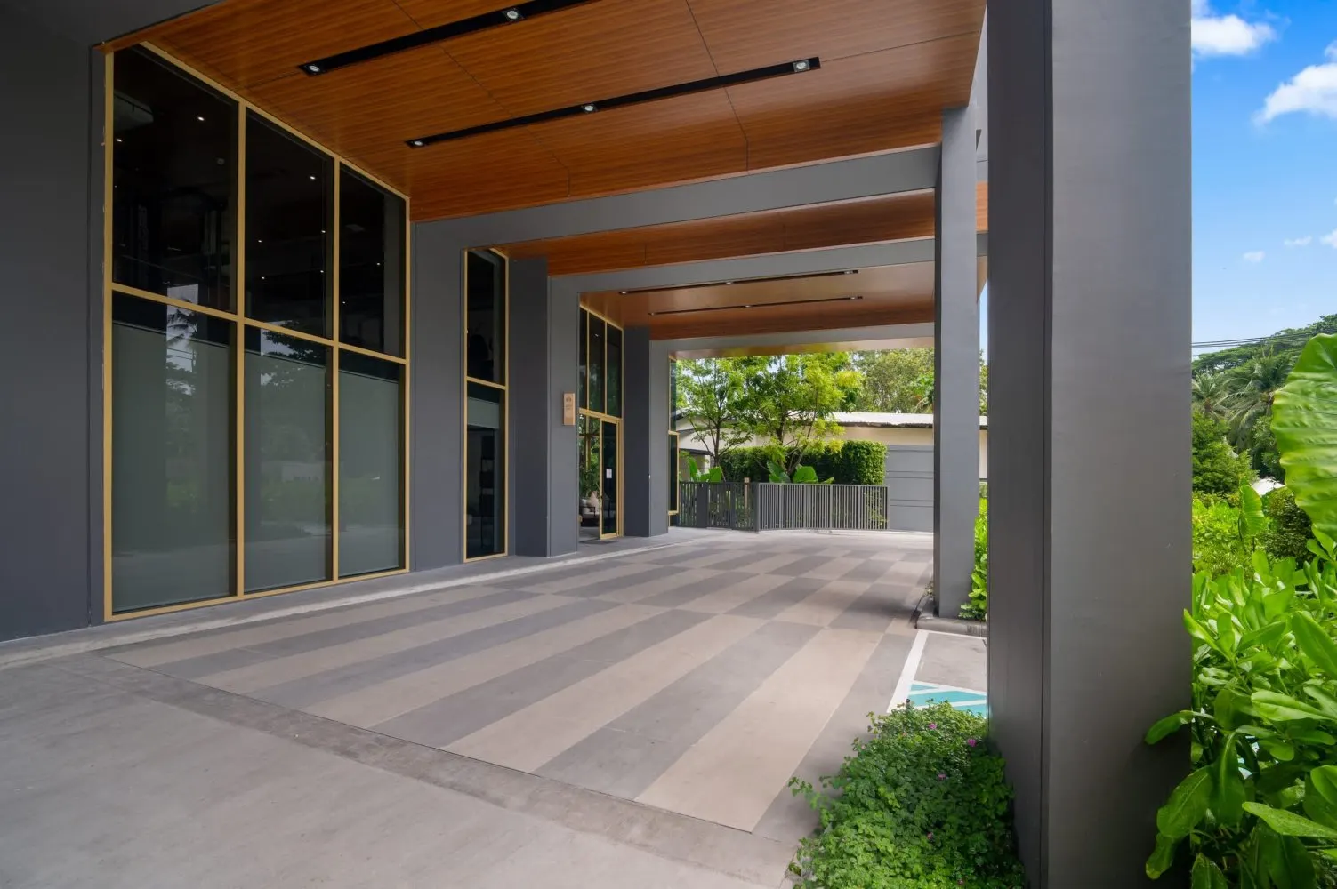 Property image - full photo 46